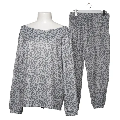 Set (Gray)