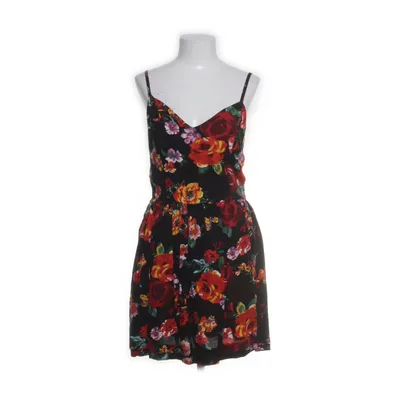 Klänning (Svart, Flerfärgad) från Wet Seal Viskos