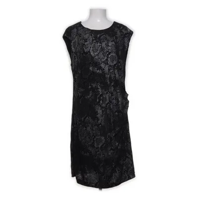 Klänning (Svart, Vit) från One Two & Luxzuz Polyester