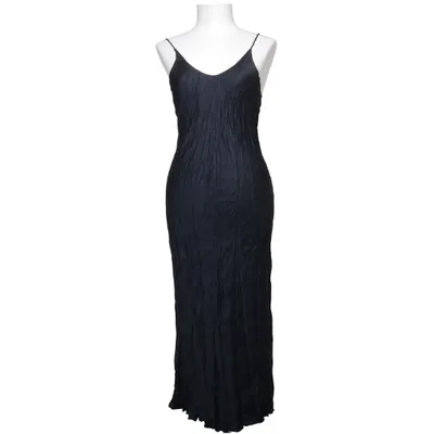 Långklänning (Lea Crinkle Slip Dress) från Weekday Polyester