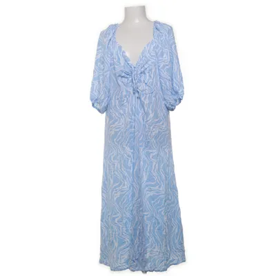 Klänning (Blå, Vit) från Pernilla Wahlgren Viskos