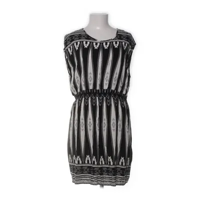 Klänning (Svart, Vit) från Rue de Femme Viskos