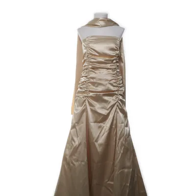 Evening gown (Gold) from Lissa