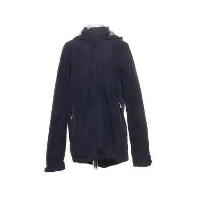 Jacka (Svart) från On the Peak Polyester