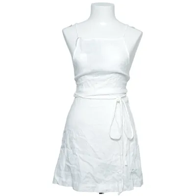 Robe de plage (Blanc) de Manebí Lin