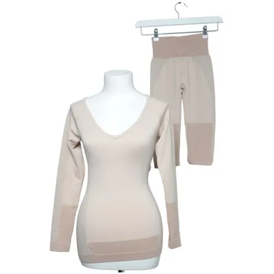 Sports kit (Beige) from Fashionablefit
