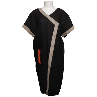 Robe (Noir, Beige, Orange) de Pink Lin