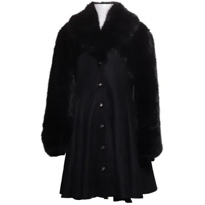 Kappa (Svart) från Ida Sjöstedt Acetat, Modal, Polyamid, Polyester, Viskos, Ull