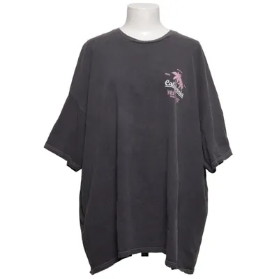 T-shirt (Grå, Flerfärgad) från Pretty Body Bomull