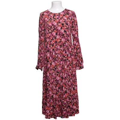 Klänning (Svart, Rosa, Orange) från Pernilla Wahlgren Viskos