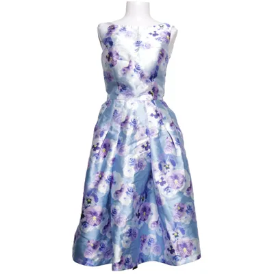 Robe (Bleu, Violet, Blanc) de Chi Chi London Polyester