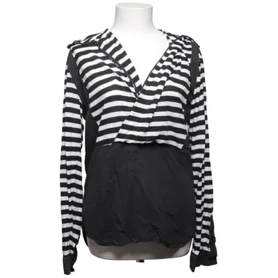 Hoodie (Black, White) from Unconditional