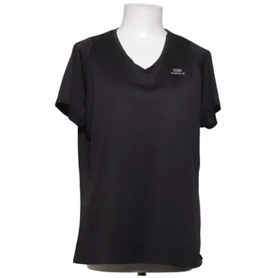 Sports top (Black) from Decathlon