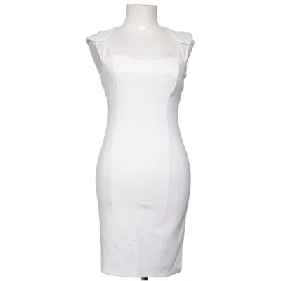 Robe (Blanc) de Bostik