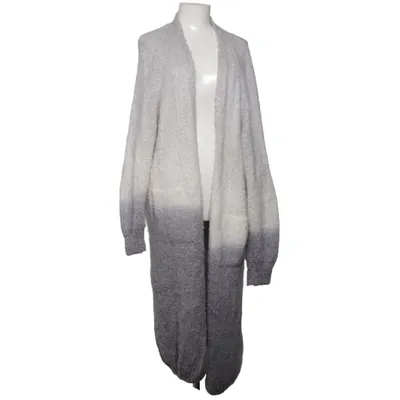 Cardigan (Gray, White) from Xuna