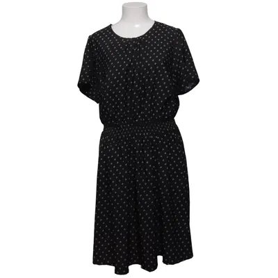 Klänning (Svart, Vit) från New Look Curves Polyester