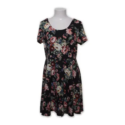 Klänning (Svart, Flerfärgad) från Soul River Polyester