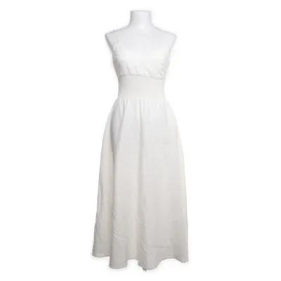 Klänning (Vit) från Zara Linne, Viskos