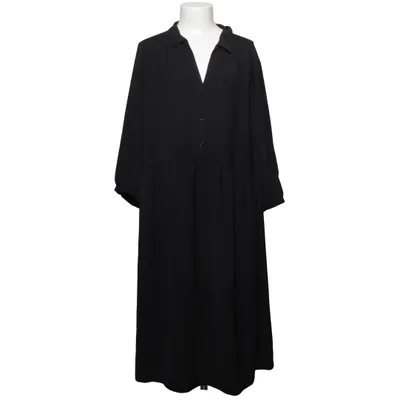 Klänning (Svart) från New Look Curves Polyester