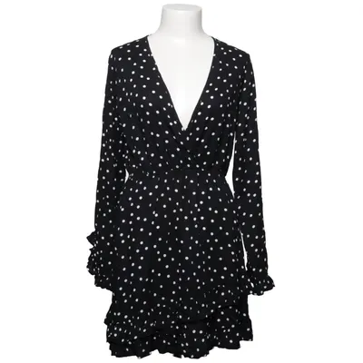 Slå-om-kjole (Dot Wrap Dress) fra Linn Ahlborg x NA-KD Viscose