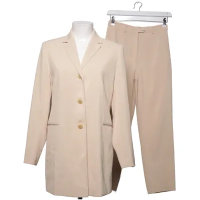 Pak (Beige) van La Boutique Polyester