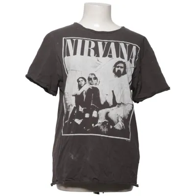 T-shirt (Gray) from Amplified