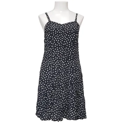 Dress (Black, White) from Trend Report