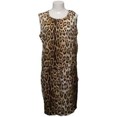 Robe (Marron, Noir, Blanc) de Anni Carlsson