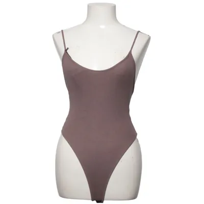 Body (Marron) de Rebecca Stella
