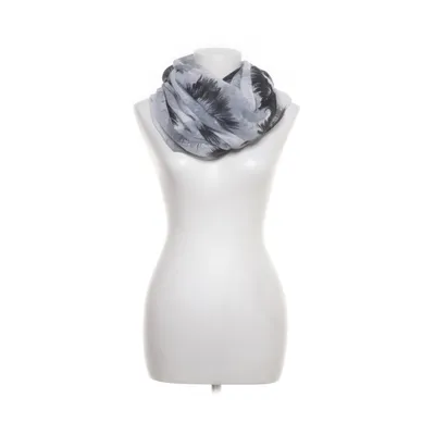 Infinity scarf (Gray, Black) from Feel Glamorous