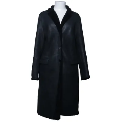 Veste en peau de mouton retournée (Noir) de Jones Armstrong