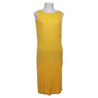 Klänning (Deep V Back Relaxed Dress) från Hoss x NA-KD Elastan, Viskos