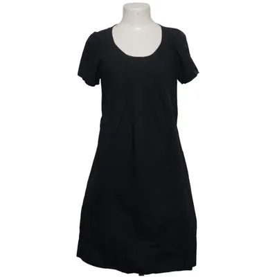 Robe (Noir) de Suzanna Coton