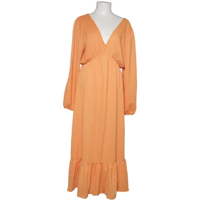 Långklänning (Jara Crinkle Maxi Dress) från NA-KD Elastan, Polyester