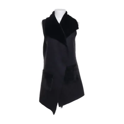 Outer vest (Black) from Lavand Acrylic