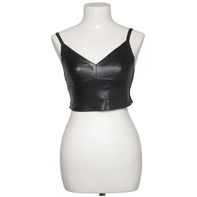 Crop top (Svart) från Stradivarius