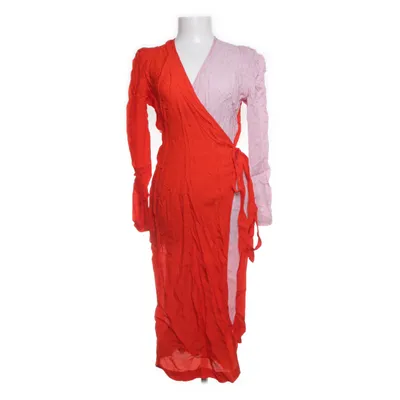 Slå-om-kjole (Pink, Rød) fra Dawn x Dare Viscose