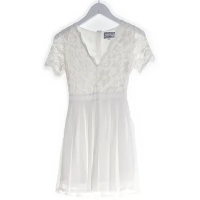 Klänning (Vit) från Love Pink Boutique