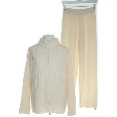 Set (Beige) from Toppies Acrylic