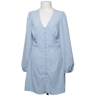 Robe (Bleu, Blanc) de Nelly x Glamorous Polyester