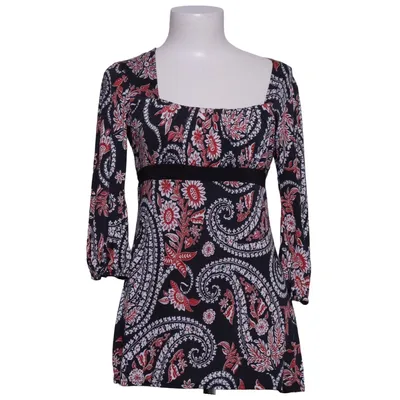 Top (Black, Red, White) from Miss Ewing Elastane, Polyester