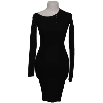 Robe (Noir) de Dplus Studio