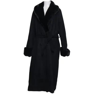 Kappa (Svart) från Chiara Forthi Polyester, Ull