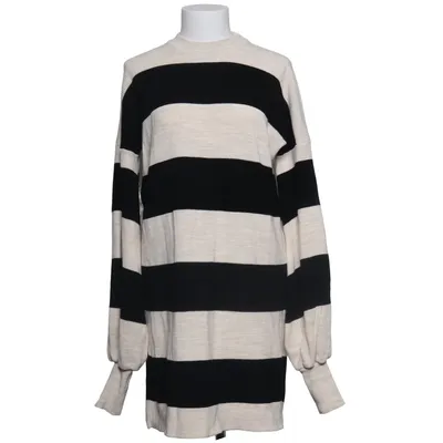 Sweater (Black, Beige) from My Fashion Acrylic