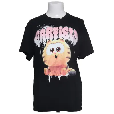 T-shirt (Loose Fit. Det kan vara lite damm på framsidan men den är inte smutsig! Toppskick 👌) fra FB Sister