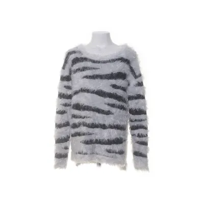 Sweater (White, Black) from Skill