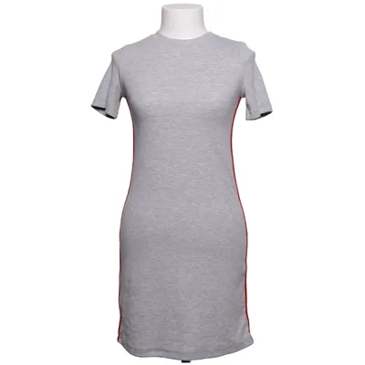 Jurk (Grijs, Rood, Wit) van Bershka_BSKGIRL Elastaan, Polyester, Viscose