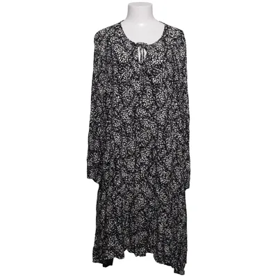 Kjole (Sort, Hvid) fra XLNT by KappAhl Viscose