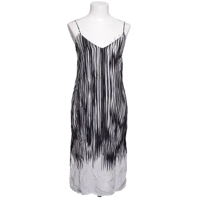 Klänning (Svart, Vit) från Filippa K Silke, Viskos