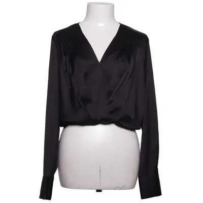 Wikkelblouse (Zwart) van Donna Romina x NA-KD Elastaan, Polyester